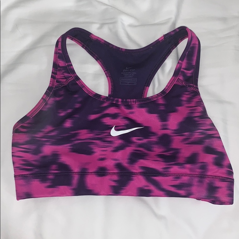 Nike sports bra size small.